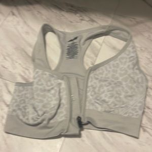 Women’s avia front zip sports bra